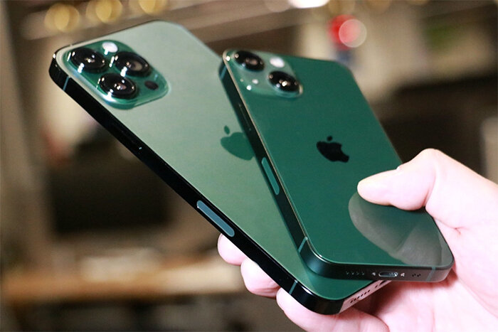 iPhone 13 Pro  iPhone 13 Pro Max:   