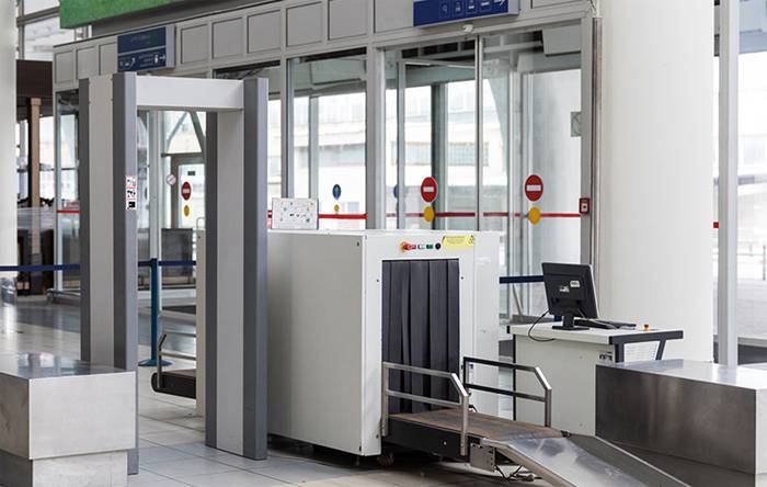 Досмотровое антитеррористическое оборудование: как это помогает повысить безопасность?