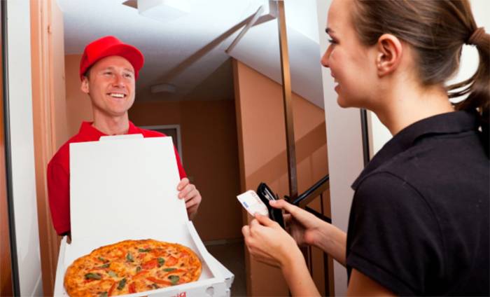 Доставка пиццы и суши: популярная услуга всегда и везде